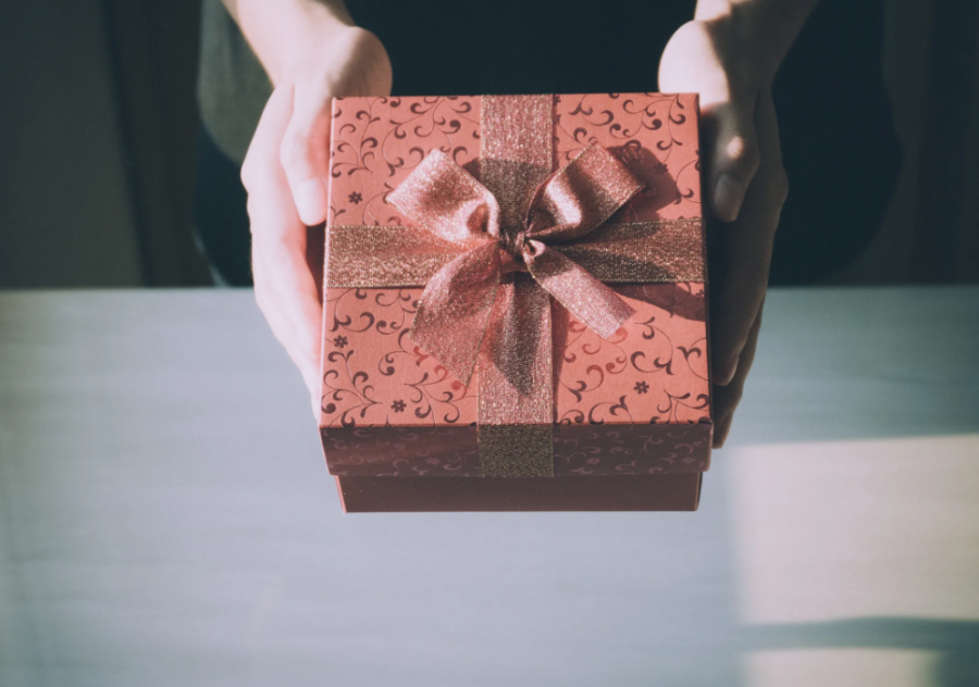 Finding The Perfect Gift When You're A Terrible Gift-Giver