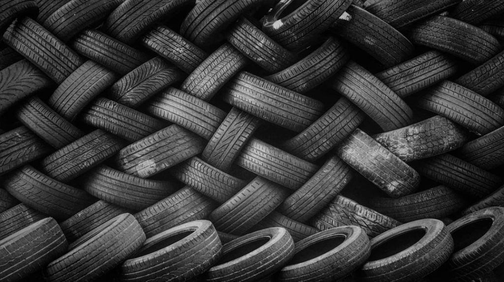 4 Considerations To Make When Choosing Tires For Your Commercial Trucks