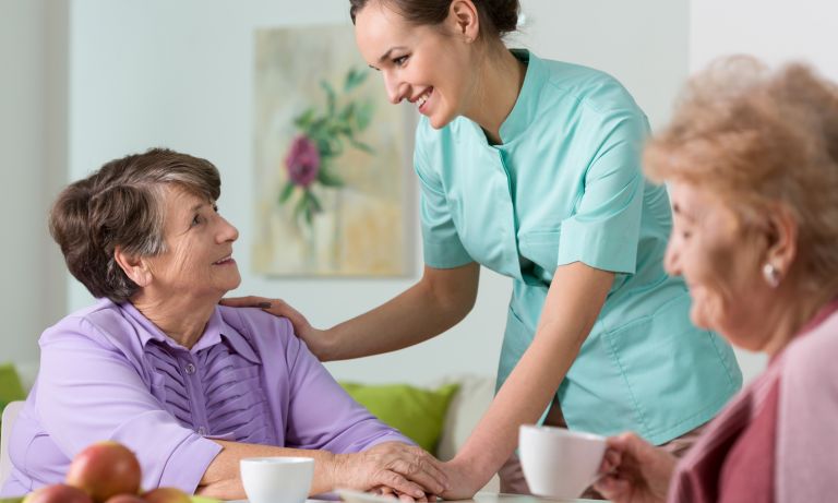 4 Ways to Transition Your Loved One Into A Care Facility