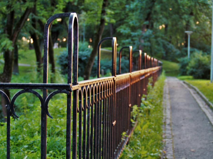 Pros and Cons Of Different Fencing Materials and Styles For Your Yard