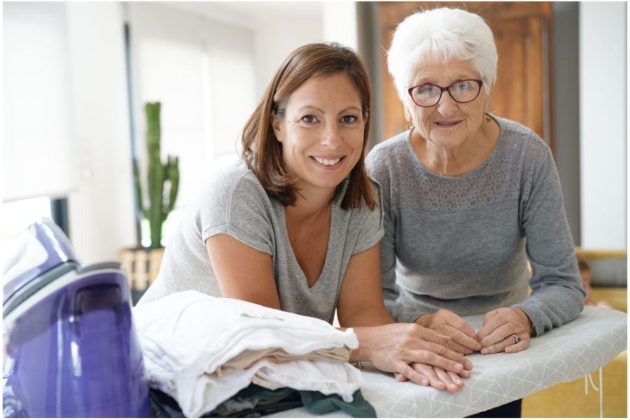 7 Tips For Caring For Elderly Parents Who Experience Urinary Incontinence
